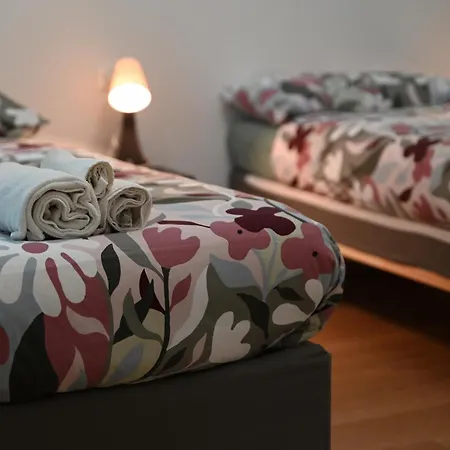 Grigio Perla Panigale, Esclusiva Con Giardino, 3 Camere, Parcheggio Privato Fino 3 Posti Auto - Un Oasi Di Tranquillita - Vicina All'aeroporto, Unipol Arena E Fiera アパート ボローニャ