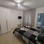 Appartement Grigio Perla Panigale, Con Giardino E Parcheggio Privato Fino A Tre Posti Auto - Un Oasi Di Tranquillità - Vicina All'aeroporto Marconi, Unipol Arena E Fiera Bologne