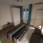 Appartement Grigio Perla Panigale, Con Giardino E Parcheggio Privato Fino A Tre Posti Auto - Un Oasi Di Tranquillità - Vicina All'aeroporto Marconi, Unipol Arena E Fiera