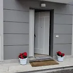 Grigio Perla Panigale, Con Giardino E Parcheggio Privato Fino A Tre Posti Auto - Un Oasi Di Tranquillità - Vicina All'aeroporto Marconi, Unipol Arena E Fiera *