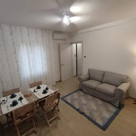 Appartamento Grigio Perla Residenza, Casa Indipendente Con Parcheggio Privato E Giardino *
