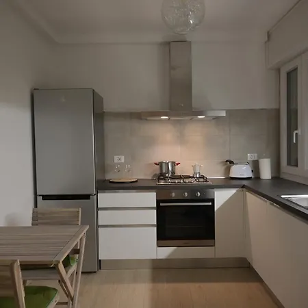 Appartamento Grigio Perla Residenza, Casa Indipendente Con Parcheggio Privato E Giardino *
