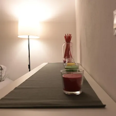 Grigio Perla Panigale, Con Giardino E Parcheggio Privato Fino A Tre Posti Auto - Un Oasi Di Tranquillita - Vicina All'aeroporto, Unipol Arena E Fiera *