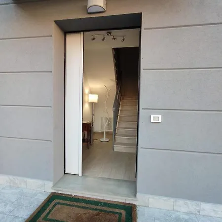 Appartamento Grigio Perla Residenza, Casa Indipendente Con Parcheggio Privato E Giardino *