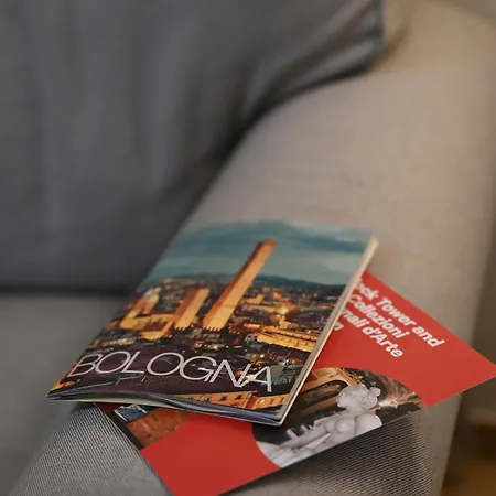 Grigio Perla Panigale, Con Giardino E Parcheggio Privato Fino A Tre Posti Auto - Un Oasi Di Tranquillita - Vicina All'aeroporto, Unipol Arena E Fiera *