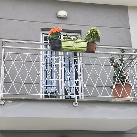 Grigio Perla Panigale, Con Giardino E Parcheggio Privato Fino A Tre Posti Auto - Un Oasi Di Tranquillita - Vicina All'aeroporto, Unipol Arena E Fiera Apartment *