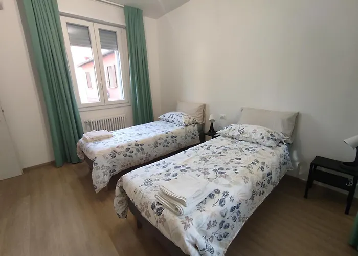 Appartement Grigio Perla Panigale, Con Giardino E Parcheggio Privato Fino A Tre Posti Auto - Un Oasi Di Tranquillità - Vicina All'aeroporto Marconi, Unipol Arena E Fiera *