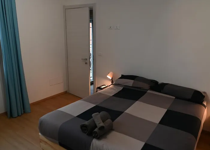 Grigio Perla Panigale, Con Giardino E Parcheggio Privato Fino A Tre Posti Auto - Un Oasi Di Tranquillità - Vicina All'aeroporto Marconi, Unipol Arena E Fiera