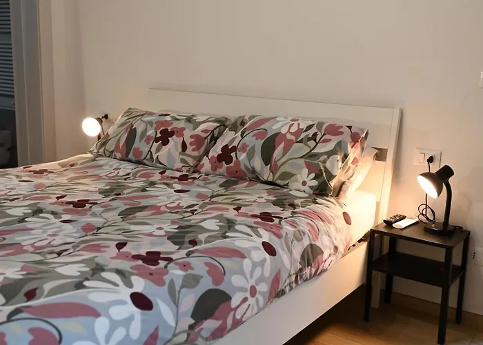 Grigio Perla Panigale, Con Giardino E Parcheggio Privato Fino A Tre Posti Auto - Un Oasi Di Tranquillità - Vicina All'aeroporto Marconi, Unipol Arena E Fiera *