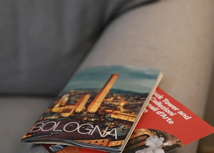 Grigio Perla Panigale, Con Giardino E Parcheggio Privato Fino A Tre Posti Auto - Un Oasi Di Tranquillità - Vicina All'aeroporto Marconi, Unipol Arena E Fiera *