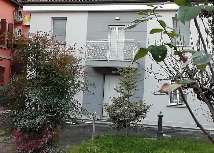 Grigio Perla Panigale, Con Giardino, 3 Camere, Parcheggio Privato Fino 3 Posti Auto - Un Oasi Di Tranquillita - Vicina All'aeroporto, Unipol Arena E Fiera Διαμέρισμα