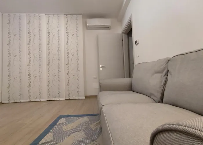 Grigio Perla Panigale, Con Giardino, 3 Camere, Parcheggio Privato Fino 3 Posti Auto - Un Oasi Di Tranquillita - Vicina All'aeroporto, Unipol Arena E Fiera *