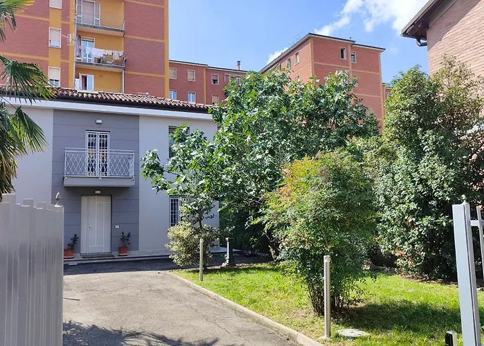 Grigio Perla Panigale, Con Giardino, 3 Camere, Parcheggio Privato Fino 3 Posti Auto - Un Oasi Di Tranquillita - Vicina All'aeroporto, Unipol Arena E Fiera