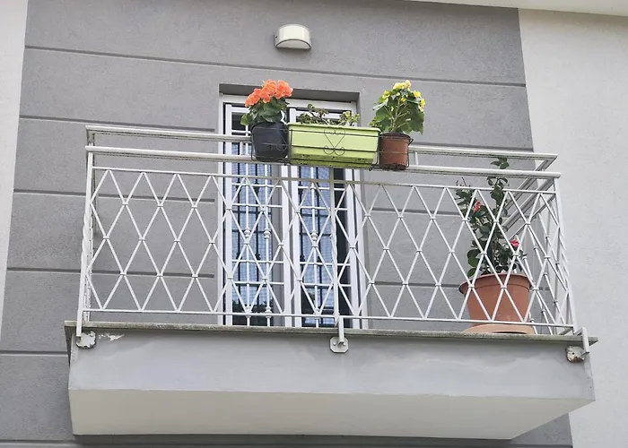 Grigio Perla Panigale, Con Giardino, 3 Camere, Parcheggio Privato Fino 3 Posti Auto - Un Oasi Di Tranquillita - Vicina All'aeroporto, Unipol Arena E Fiera Διαμέρισμα *