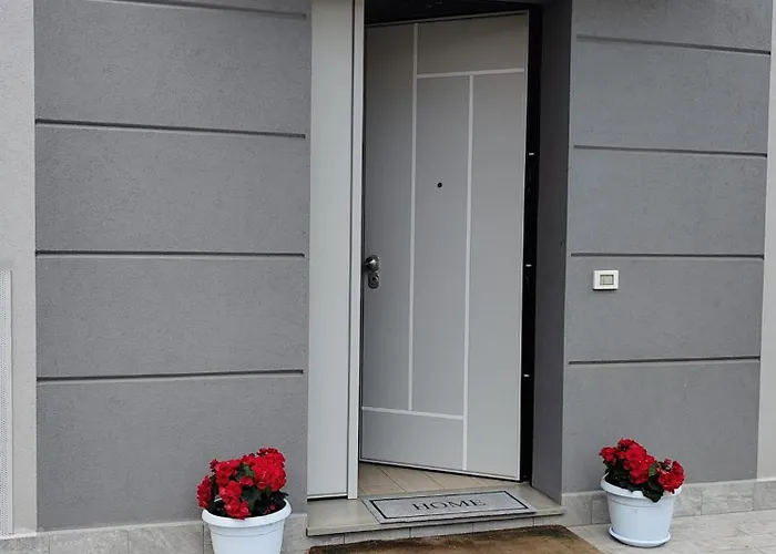 Grigio Perla Panigale, Con Giardino, 3 Camere, Parcheggio Privato Fino 3 Posti Auto - Un Oasi Di Tranquillita - Vicina All'aeroporto, Unipol Arena E Fiera *