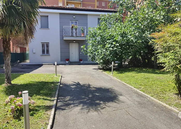 Grigio Perla Panigale, Con Giardino, 3 Camere, Parcheggio Privato Fino 3 Posti Auto - Un Oasi Di Tranquillita - Vicina All'aeroporto, Unipol Arena E Fiera Διαμέρισμα
